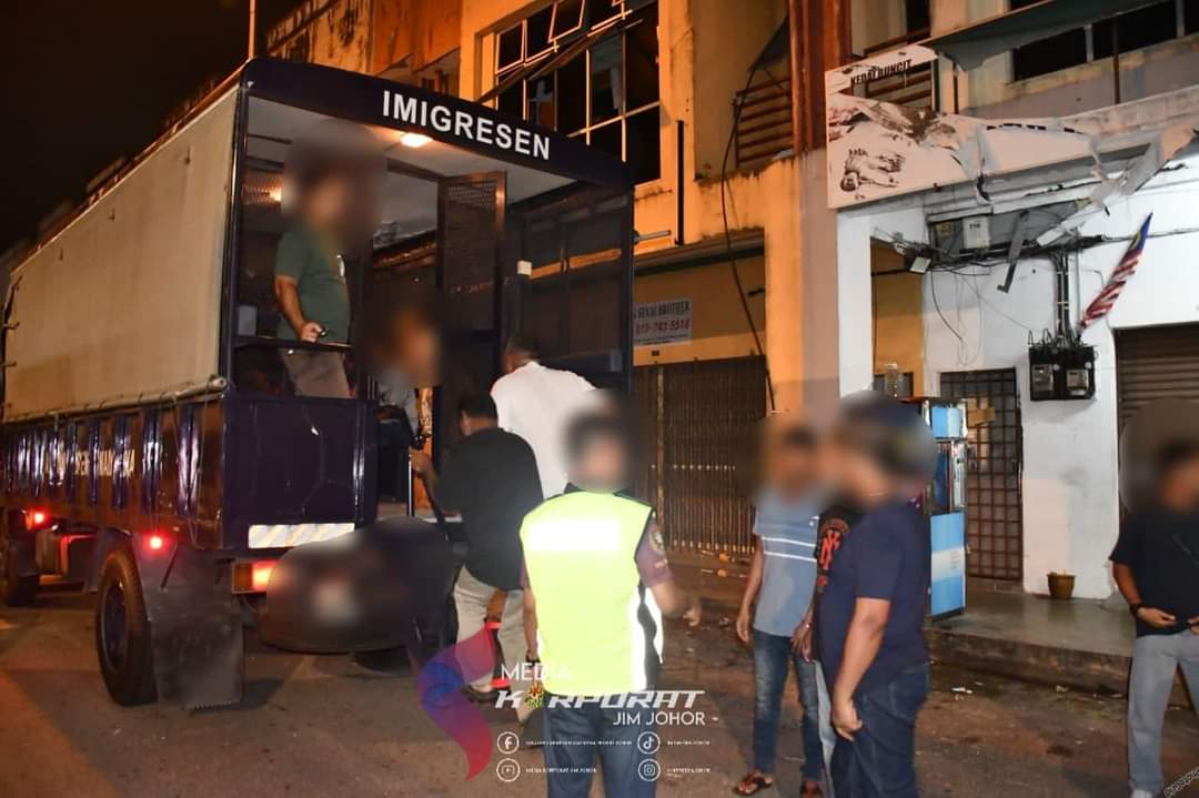 柔: 2地区展开“联合行动” 柔移民局捕59外籍人士