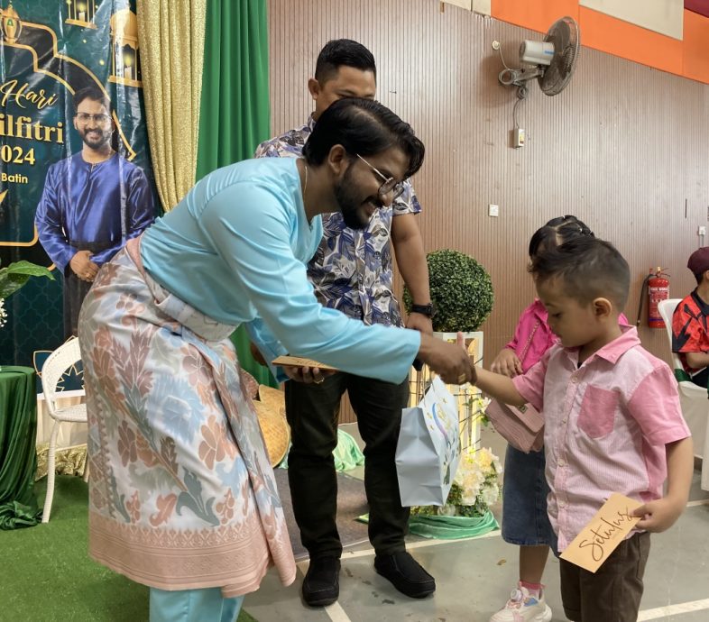 柔:华岚:昔理科中学已投入运作 校门前段路仍在施工