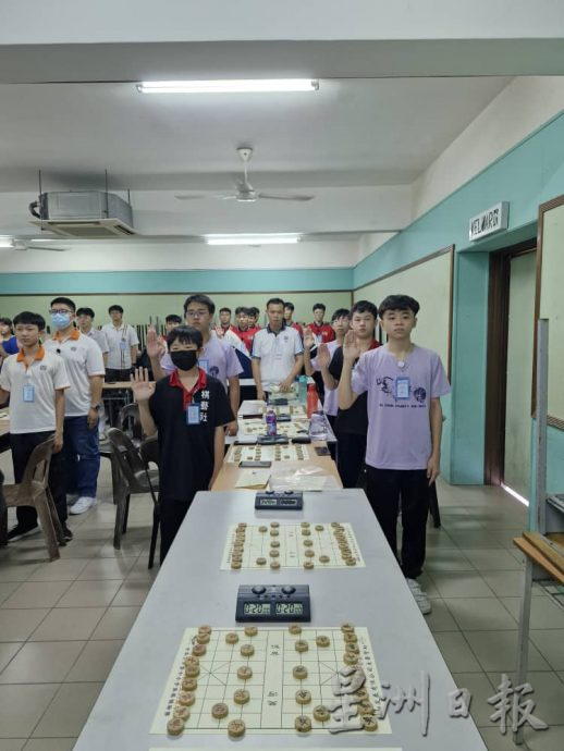 柔:新闻:章振明:积极训练象棋教练 培育更多学生青苗