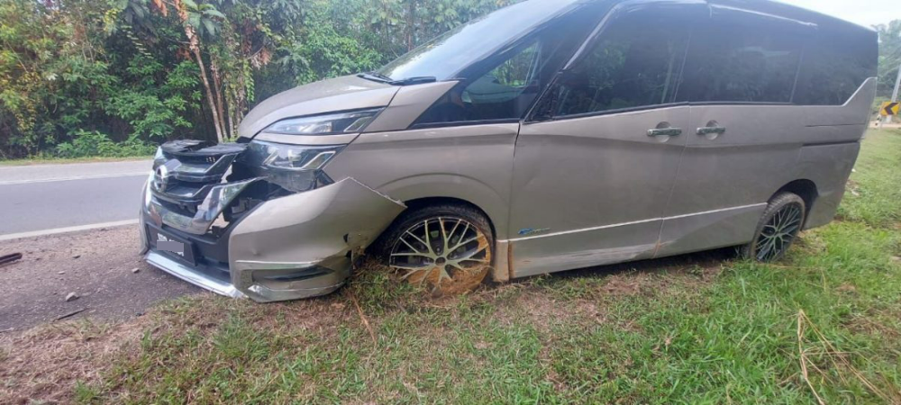 柔:车子失控撞路边,兴楼州议员艾薇雅车祸,嘴巴下巴缝19针