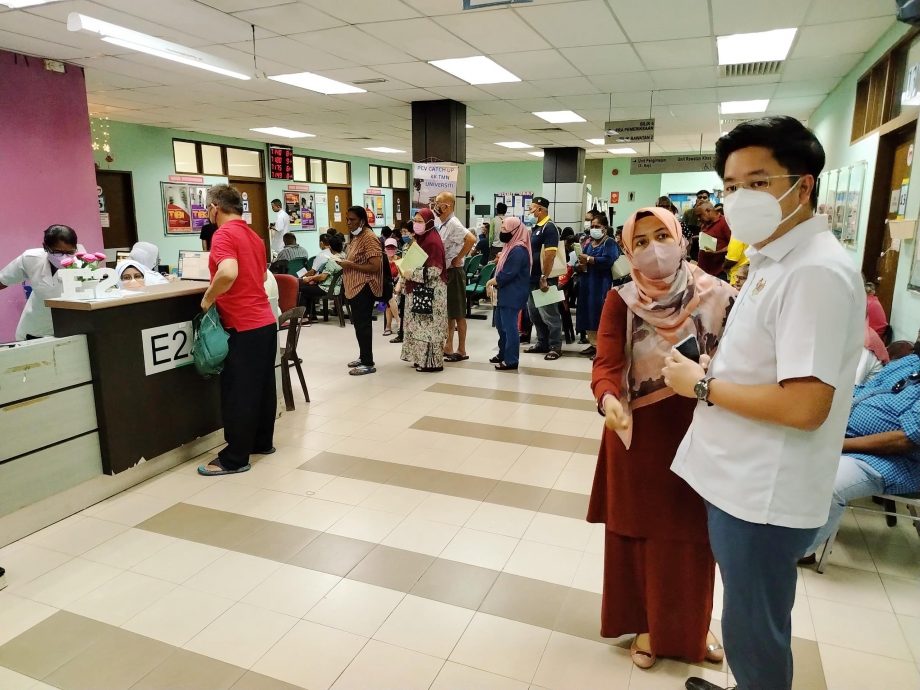 柔:陈顺原:刘镇东办公室承诺为大学城政府诊所提供拨款 提高看诊效率