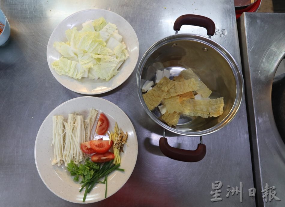 柔:食客指路(4月9日见报):新山百万镇港式鱼头炉