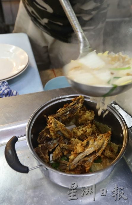 柔：食客指路（4月9日见报）：新山百万镇港式鱼头炉