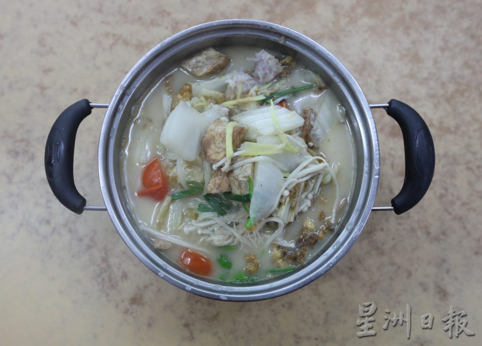 柔:食客指路(4月9日见报):新山百万镇港式鱼头炉