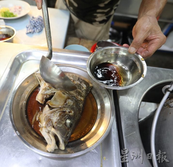 柔：食客指路（4月9日见报）：新山百万镇港式鱼头炉