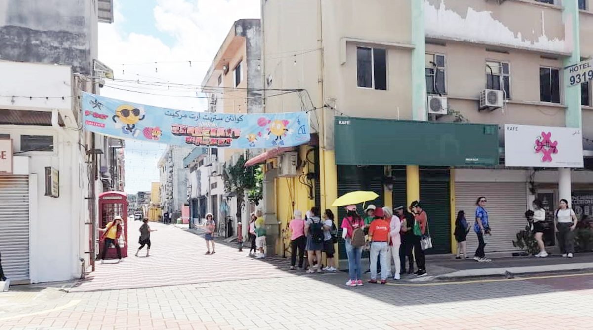 欢迎民众免费参与 关丹壁画街“两轮市集”开跑