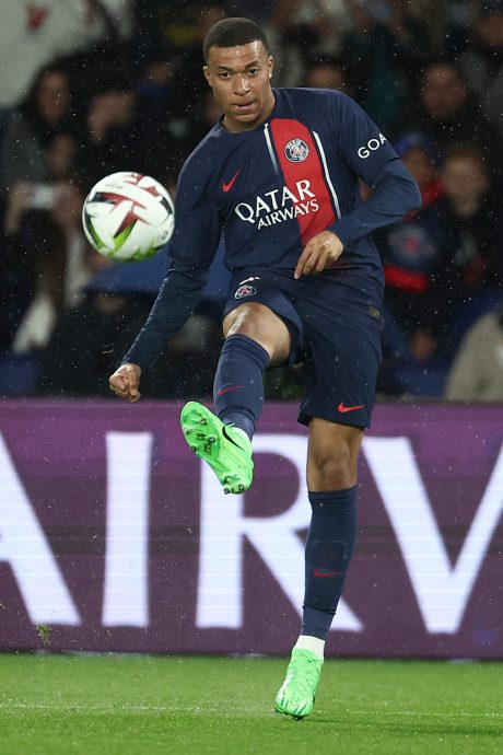 欧冠杯半决赛首回合|法甲提前封王助威 大巴黎客战誓擒“蜂”