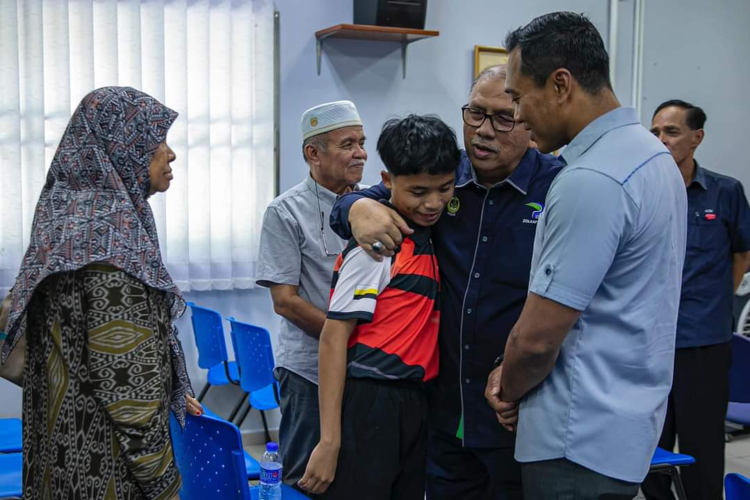 沙拉尼官访韩国 委祖卡菲里慰问家属