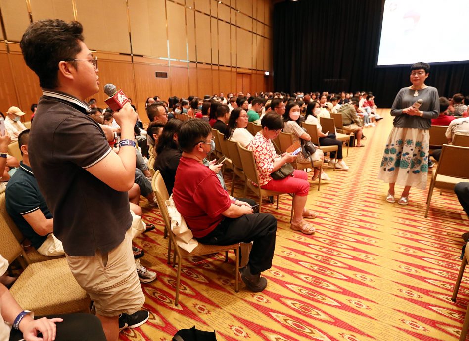 海外华文书市(张曼娟讲座)/5图