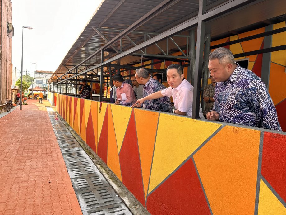 版2头(大都会)黄瑞林:指示新承包商如期完成新古毛巴刹提升工程