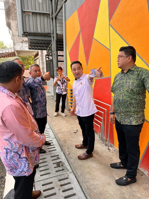 版2头(大都会)黄瑞林:指示新承包商如期完成新古毛巴刹提升工程