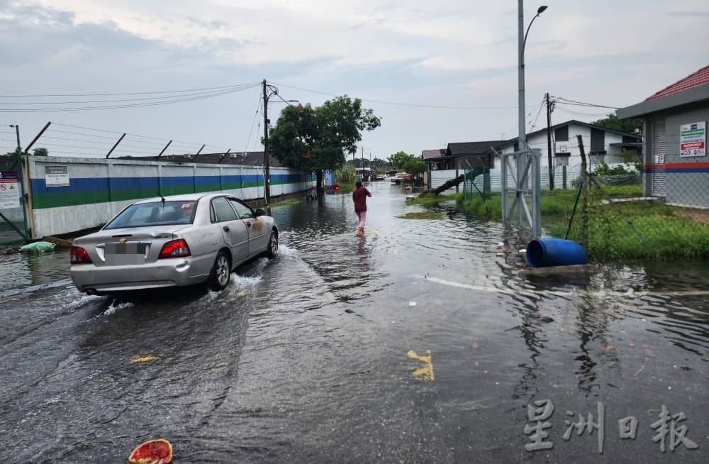 版头-大都会/卫星市发大水/8图