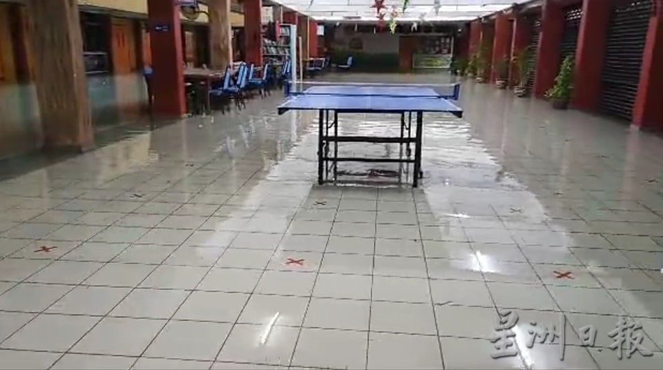 版头-大都会/卫星市发大水/8图