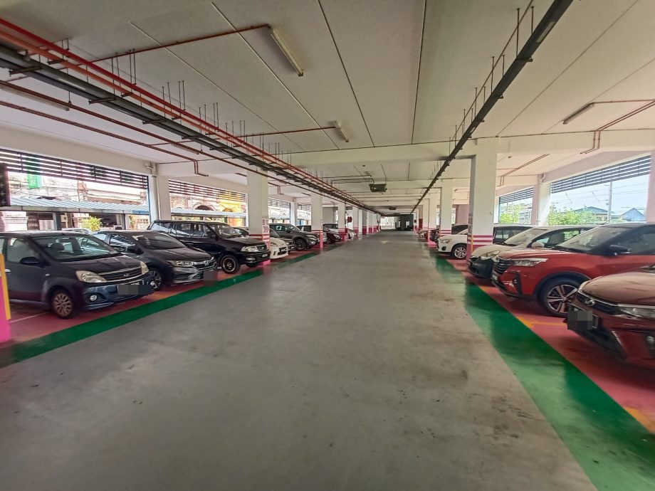 版头-大都会/巴生火车站多层停车场管理层交替免费泊车到5月