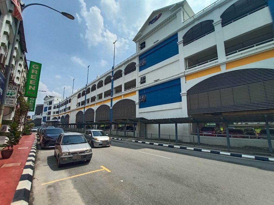 版头-大都会/巴生火车站多层停车场管理层交替免费泊车到5月