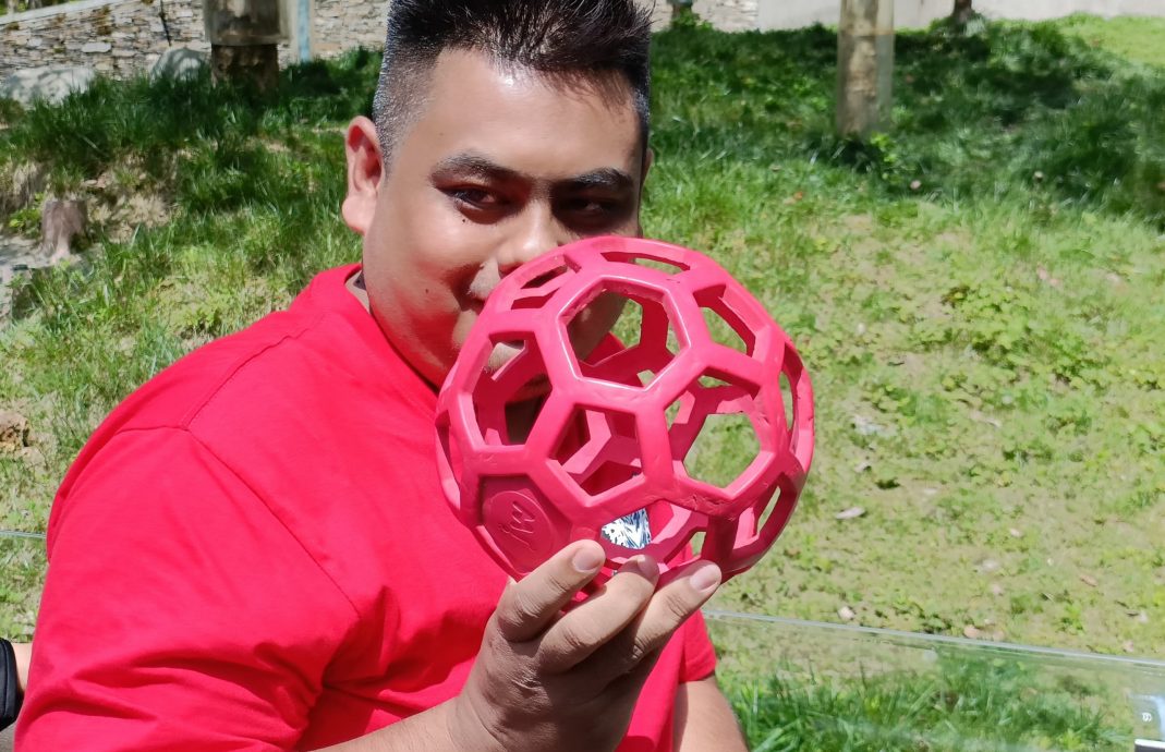 独家logo//探望暖暖后大马奶爸也来看升谊了