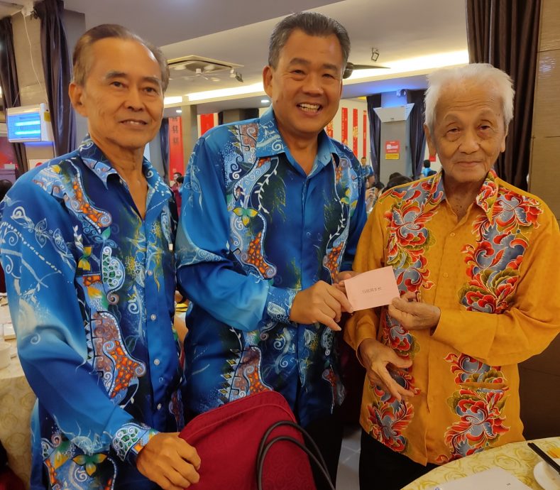 王立光：福州人孝亲敬老 会庆必宴请长者