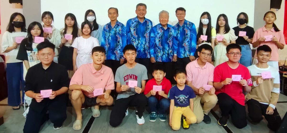 王立光：福州人孝亲敬老 会庆必宴请长者