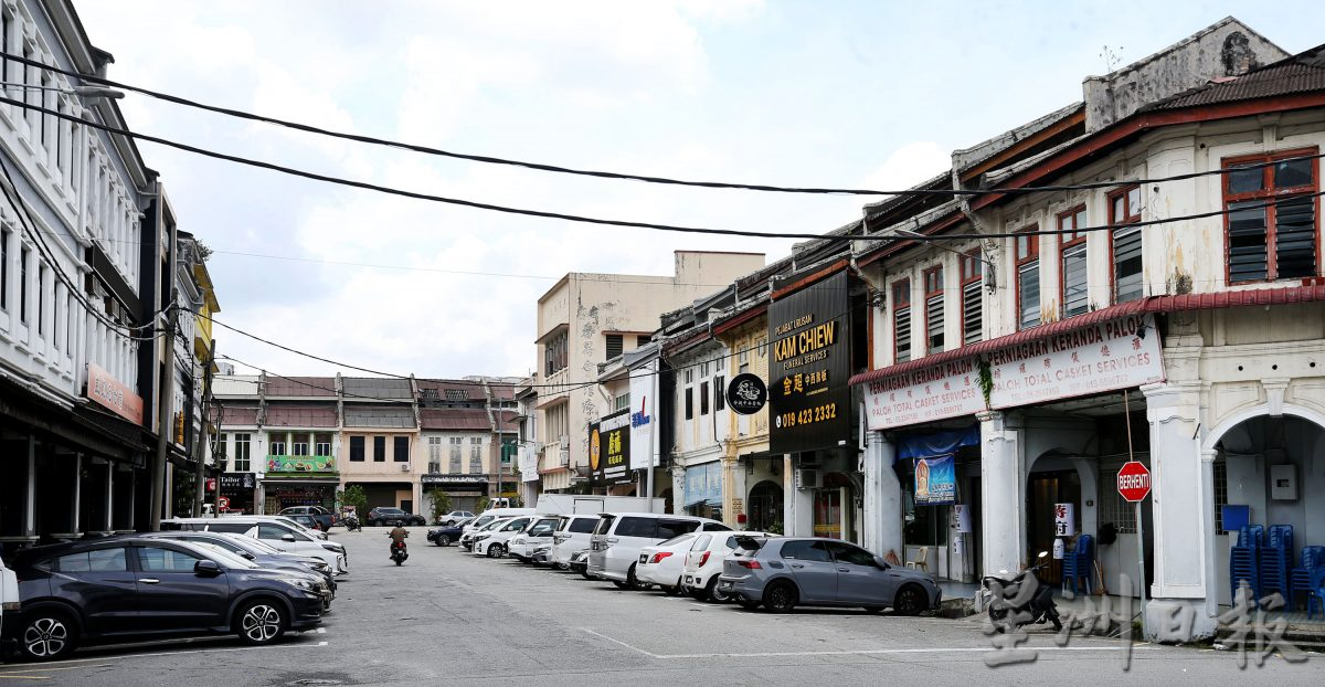 申请不到停车位搭布棚执照 怡谦街殡仪馆业者盼获解决方案