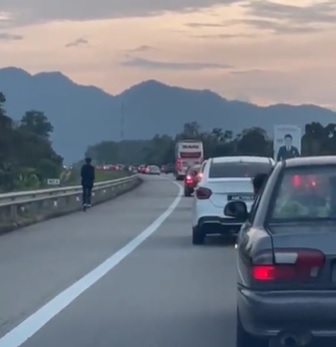 男子在大道上追巴士视频疯传 网民同情又好笑