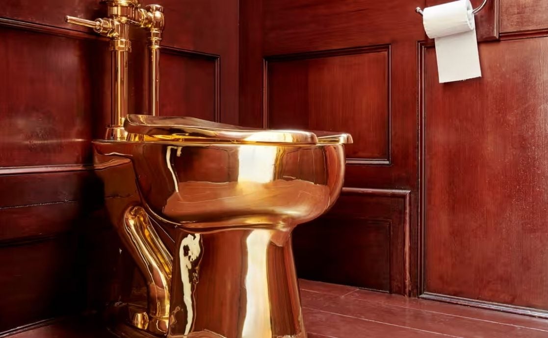 男子承认偷走千万黄金马桶