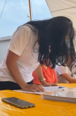 直播怒斥士拉央市会拆神龛 “拖车姐”为口误道歉