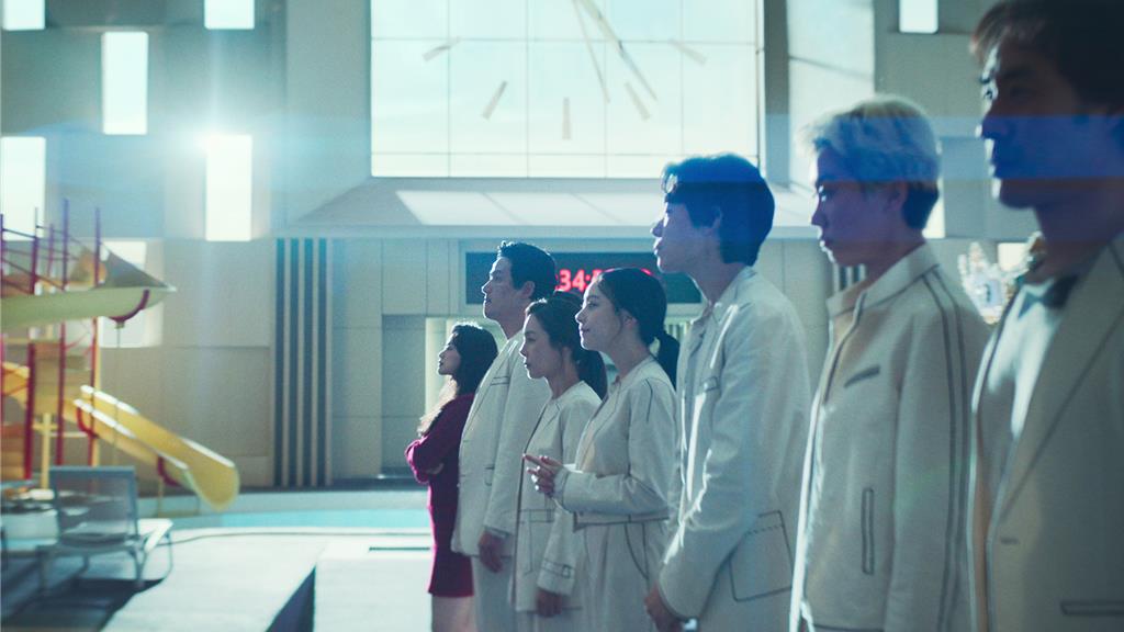 短命恋后回归小荧幕 柳俊烈玩生存游戏