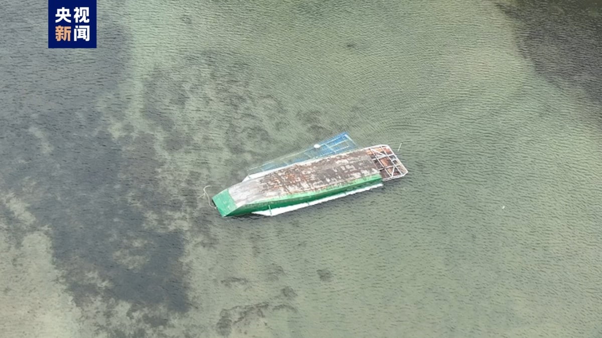 秦皇岛游船侧翻酿12死 落水者多为老年人