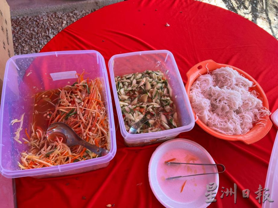 端洛百利新村泼水节欢乐不忘慈善