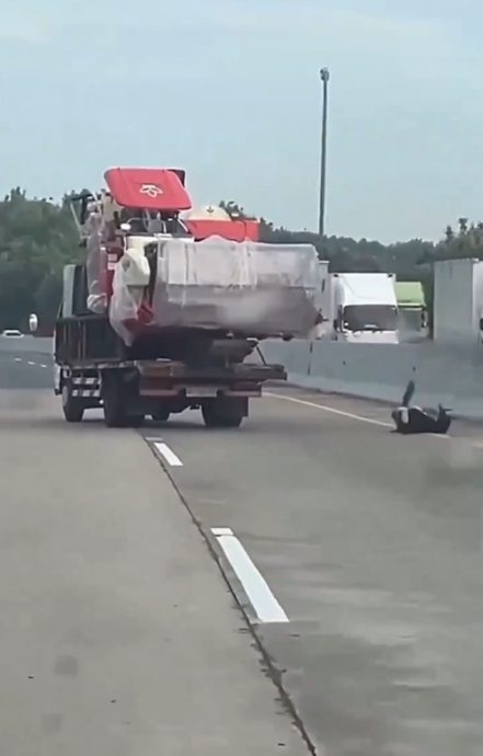 罗里大道停车没拉刹车滑行 司机追车场面吓人