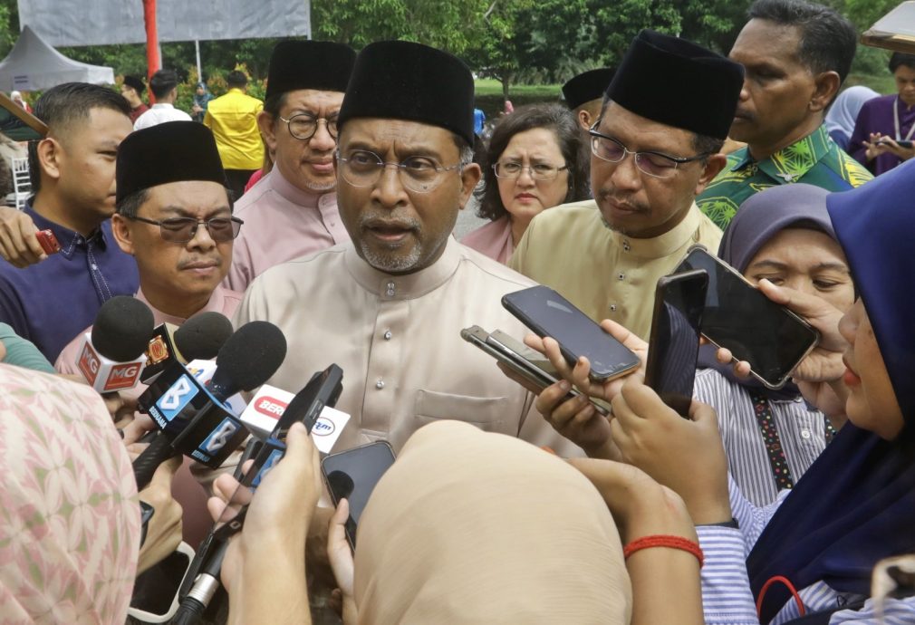 美学者言论无礼且危险
赞比里:影响大马形象