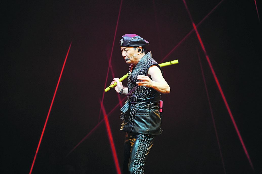 自曝报名参加《中年好声音》被拒 81岁许冠文遭