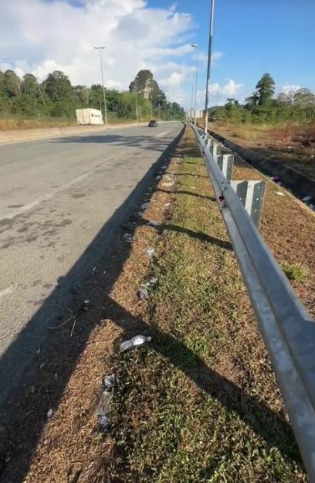 视频|中枢大道路旁开斋留下垃圾 “大马人,可以不要这么脏吗?”