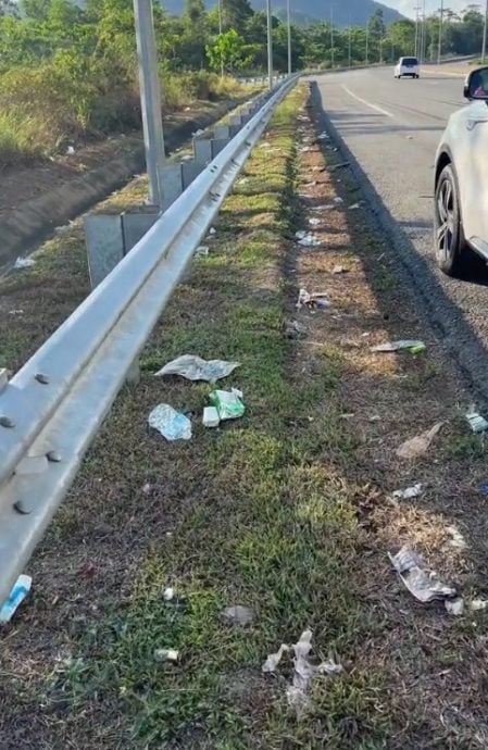 视频|中枢大道路旁开斋留下垃圾 “大马人,可以不要这么脏吗?”