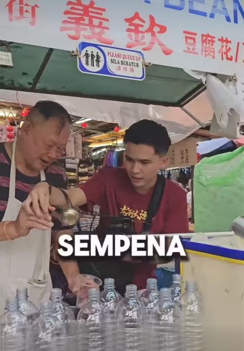 视频|巫摄影为华小贩拍视频 网民争议“豆浆是否清真？”