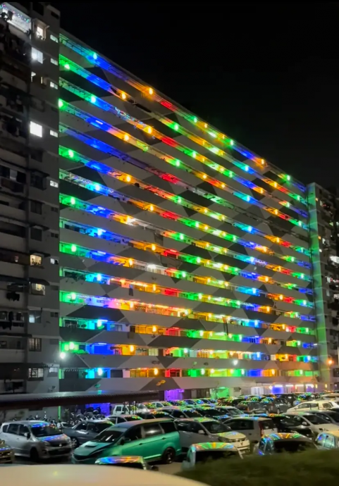 视频|槟组屋挂满灯饰迎佳节 网赞：满满开斋节氛围