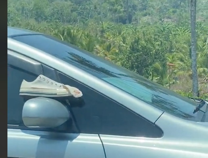 视频|车上晒鞋 商家摆摊 路边开斋 返乡车龙阵催生奇观 