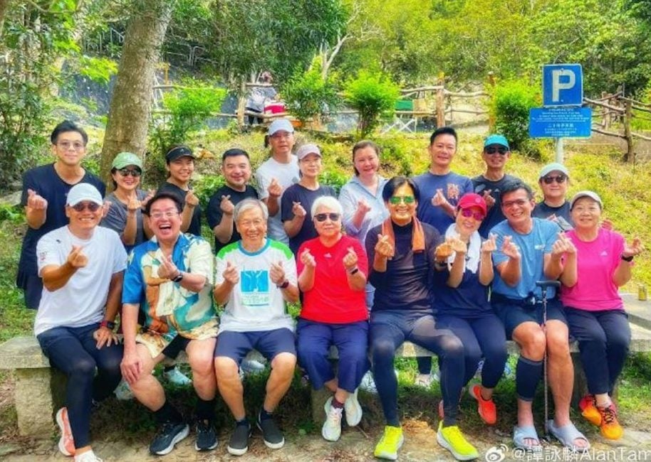 谭咏麟周润发苗侨伟运动野餐 粒粒巨星堪比颁奖礼