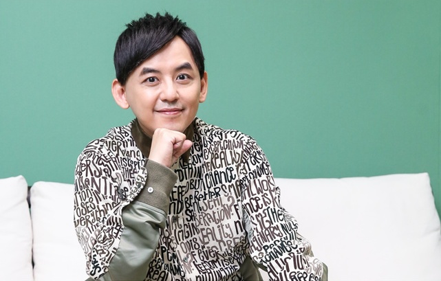 购买百部性爱偷拍片|黄子佼认错道歉 求给改过自新机会