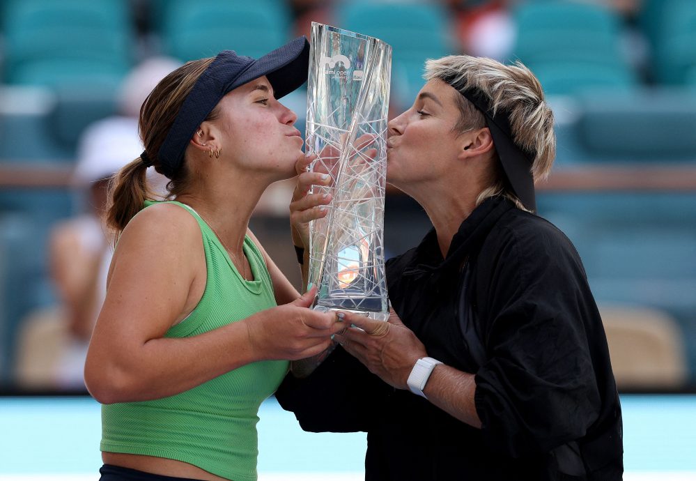 迈阿密网球赛|决赛一面倒狂胜迪米  辛纳首度封王