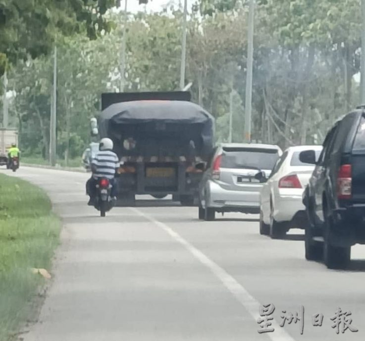 运载超重煤炭 罗里遭JPJ取缔