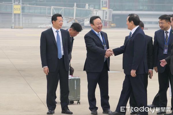 返台再提“中华民国”是否口误 马英九笑而不答