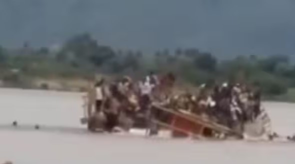 逾300人乘渡轮参加丧礼 超载沉没58死