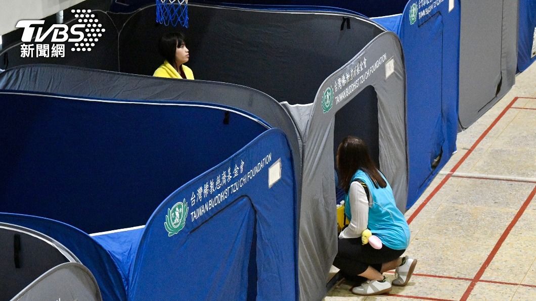 避难所有隐私还有热便当　日网友惊：我们输了