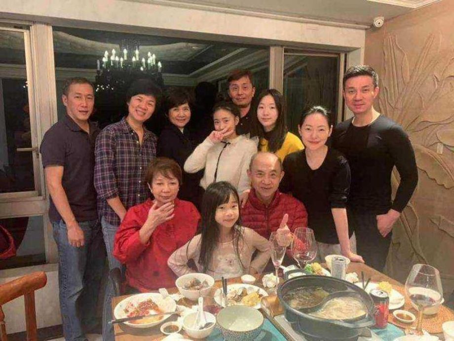 长女Elly申请上2美国顶尖名校 小S曝将陪女赴美安顿