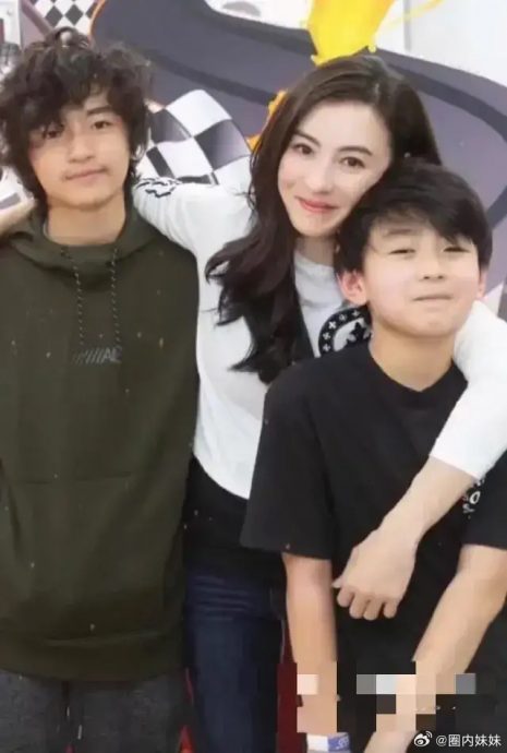 长子热恋大29岁女教练?张柏芝惊传气到入院