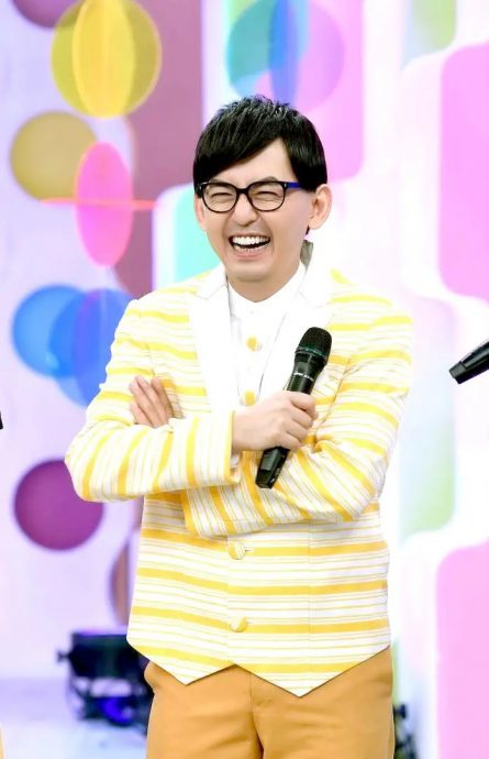 陈今佩逆风力挺黄子佼 许常德怒轰:把人生当秀