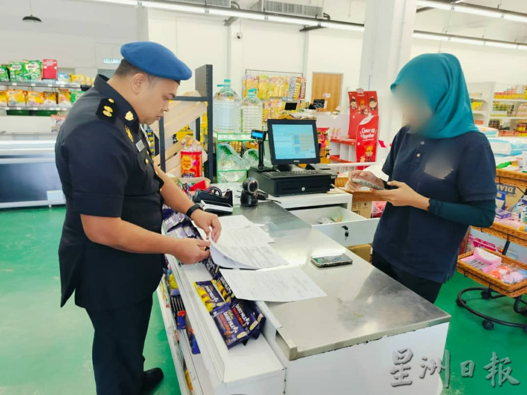 限购足20令吉才准买1kg食油 商家遭内贸局取缔