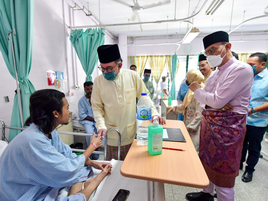 隆中央医院三等病房拥挤 · 首相：探究加速必要设备