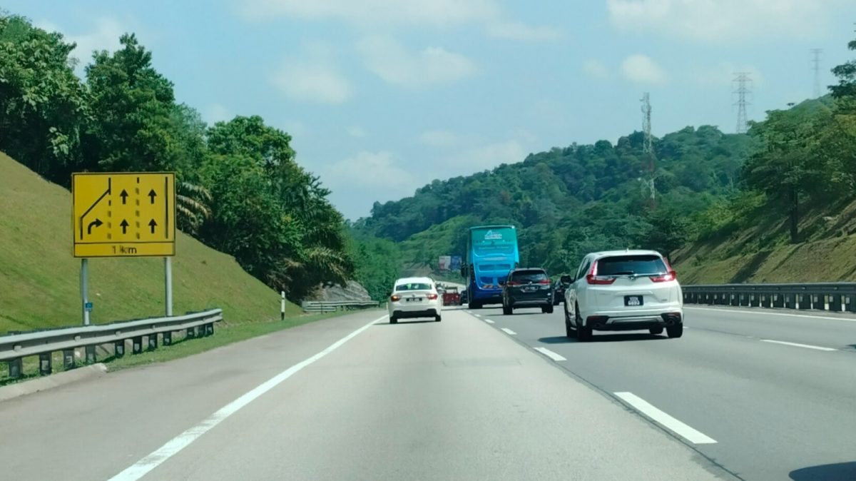 霹南北大道应付佳节 三地智能车道启用